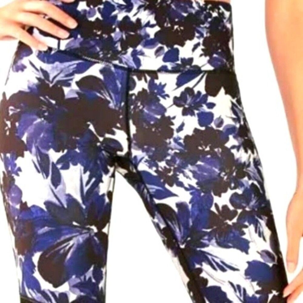 5/$55 Fabletics Powerhold Capri leggings - Small - navy black floral